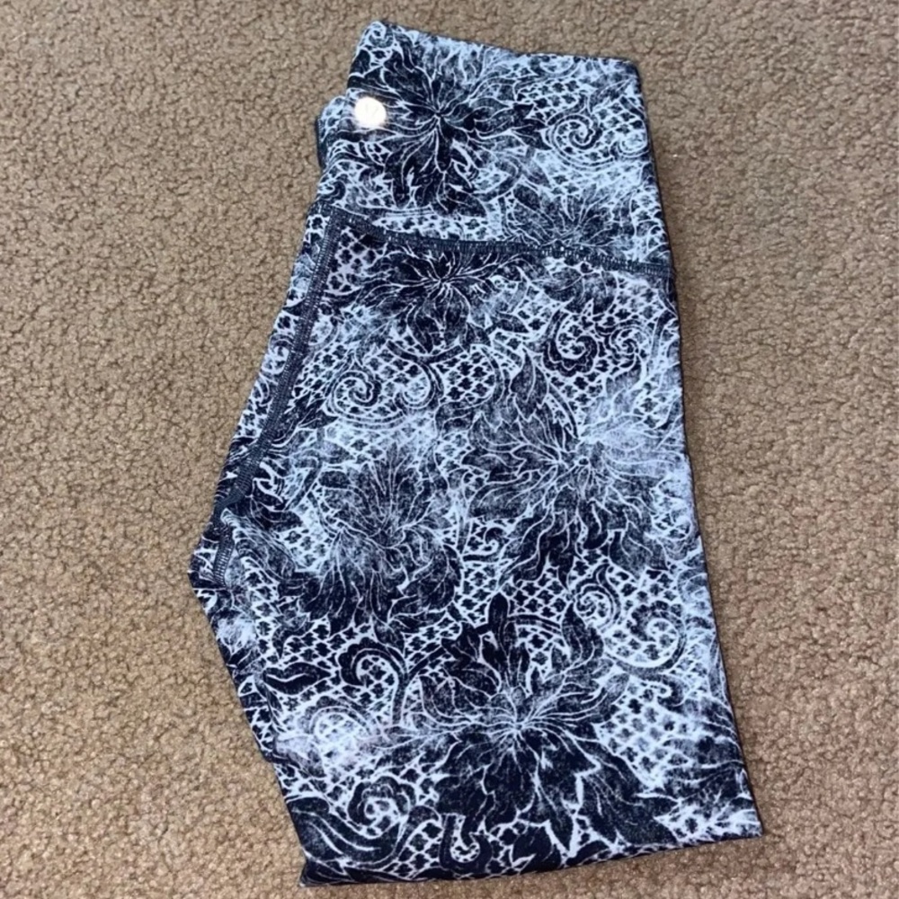 lululemon leggings size 4